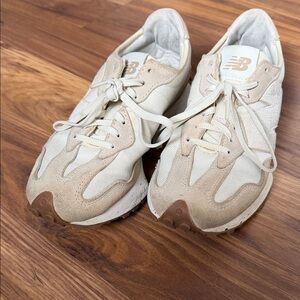 New Balance 327 Sneakers